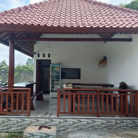 Ega Homestay Toyapakeh Buitenkant foto