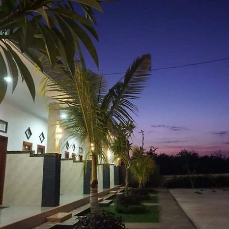 Ega Homestay Toyapakeh Buitenkant foto